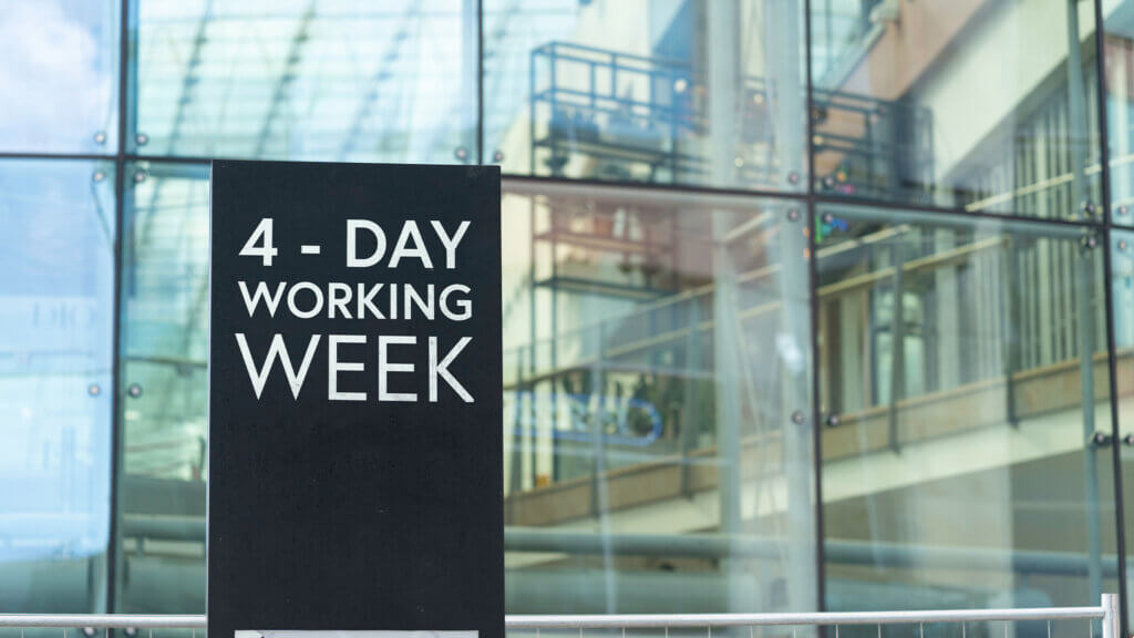 Post Thumbnail - How To Manage The Four-Day Workweek